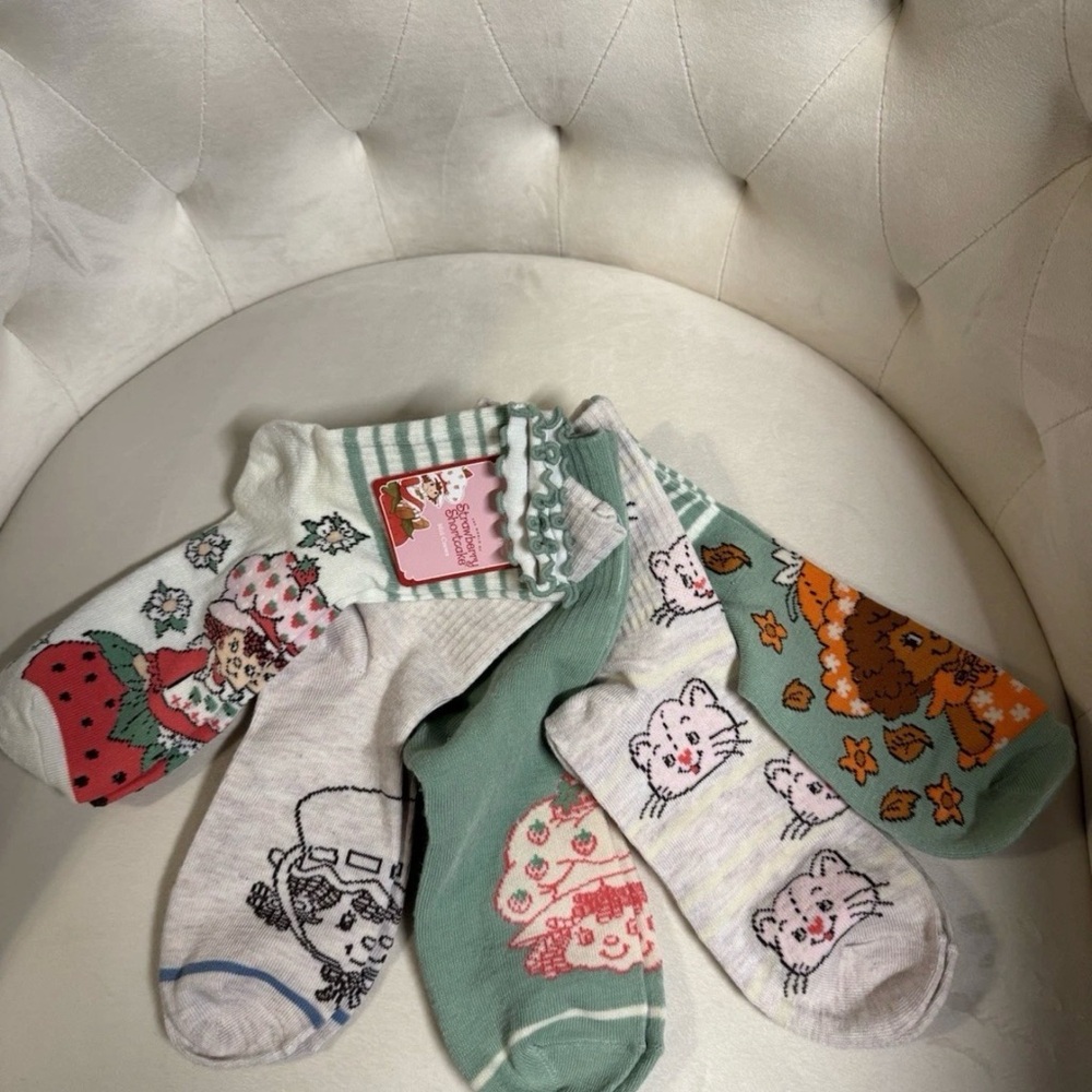Strawberry Shortcake Mid-Crew Socks Green Flowers Leaves Fall 5pk